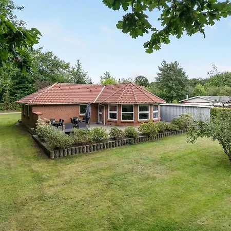 Wyatt - 30km From The Sea By Interhome