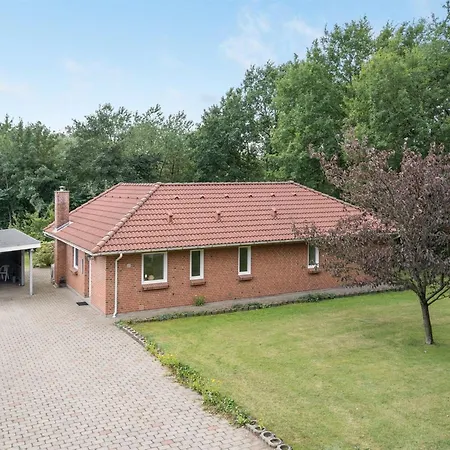 בית נופש Wyatt - 30km From The Sea By Interhome *