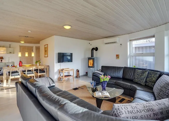 Ferienhaus Wyatt - 30km From The Sea By Interhome *