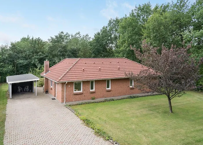 Wyatt - 30km From The Sea By Interhome *